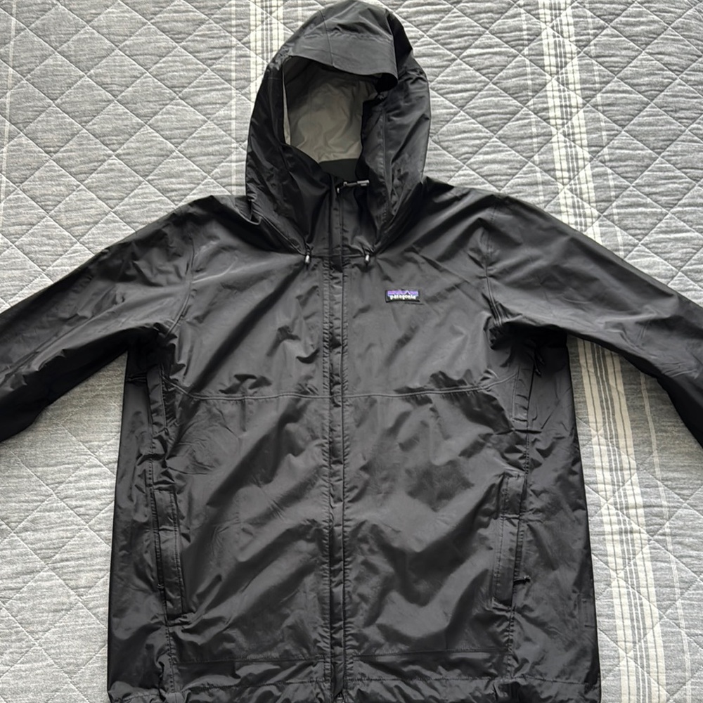 Patagonia Black Raincoat Lightweight Hooded